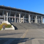 横浜市営地下鉄ブルーライン新横浜駅から日産スタジアムへの行き方。動画案内有ります。